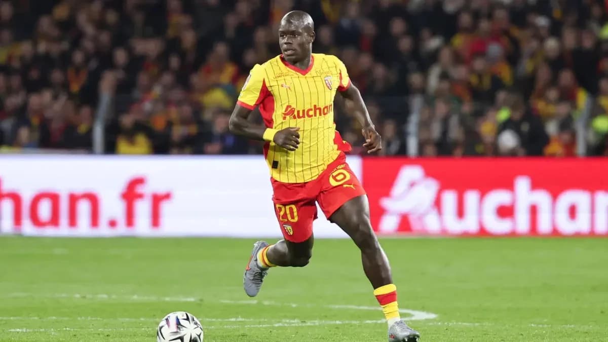FENERBAHÇE MALANG SARR İLE GÖRÜŞÜYOR!