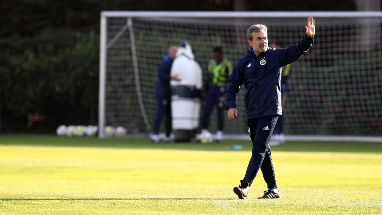 Fenerbahçe Aykut Kocaman'ı bugün açıklıyor
