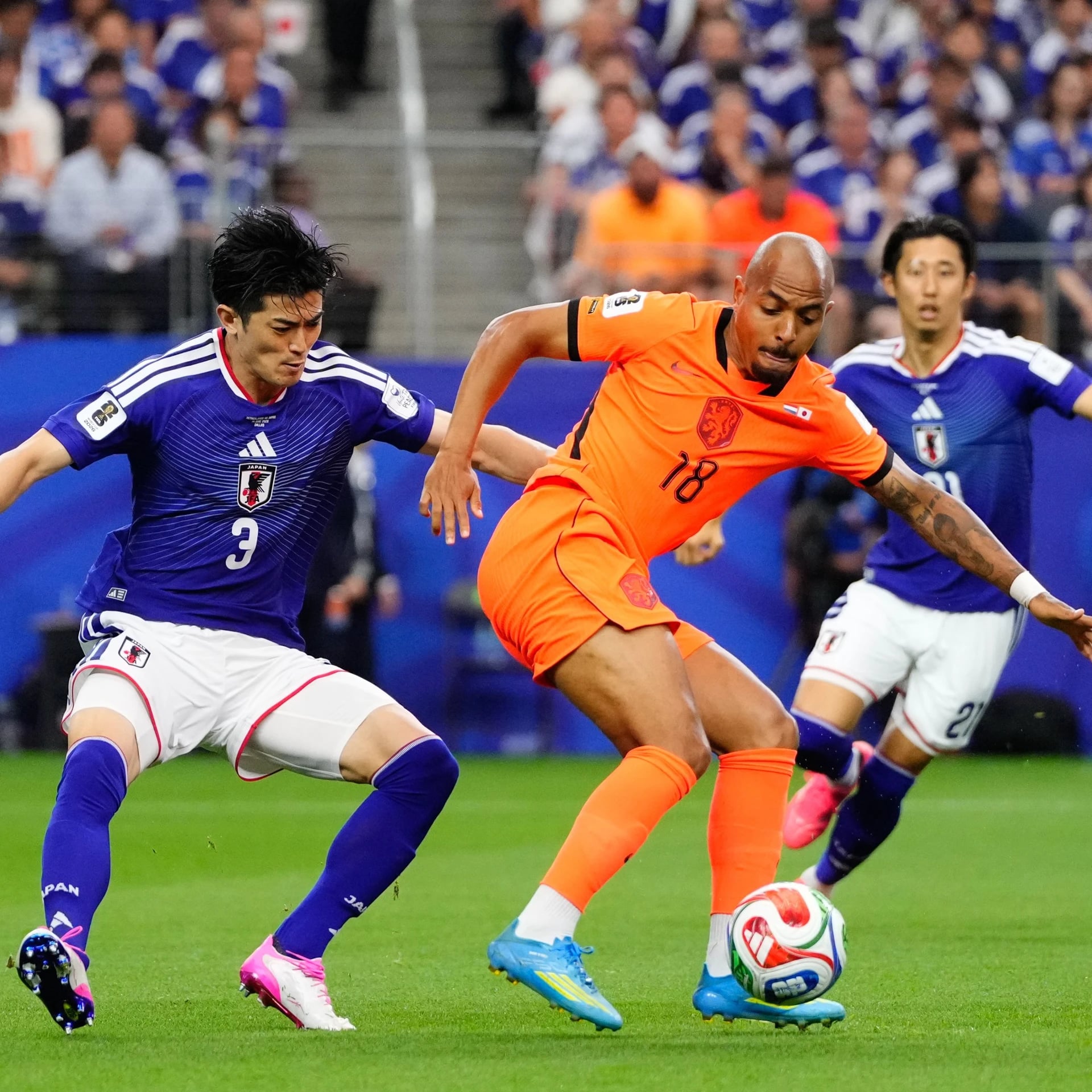 Hollanda ve Japonya puanları paylaştı
